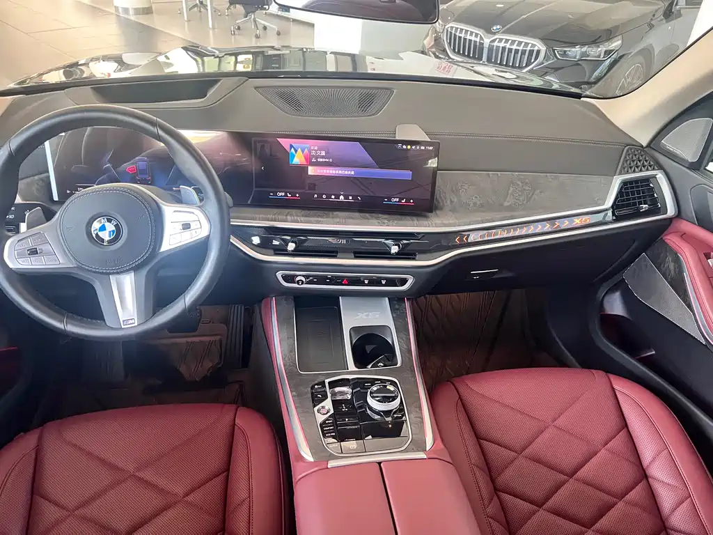 BMW X5 2023 xDrive 30Li Premium M Sport