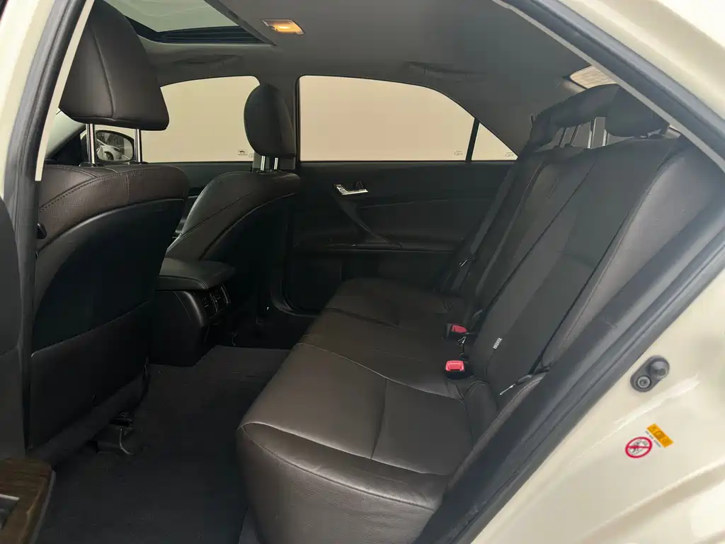 Toyota Reiz 2013 2.5V