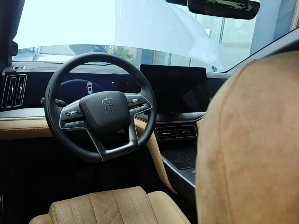 BYD L DM-i — миниатюра 10