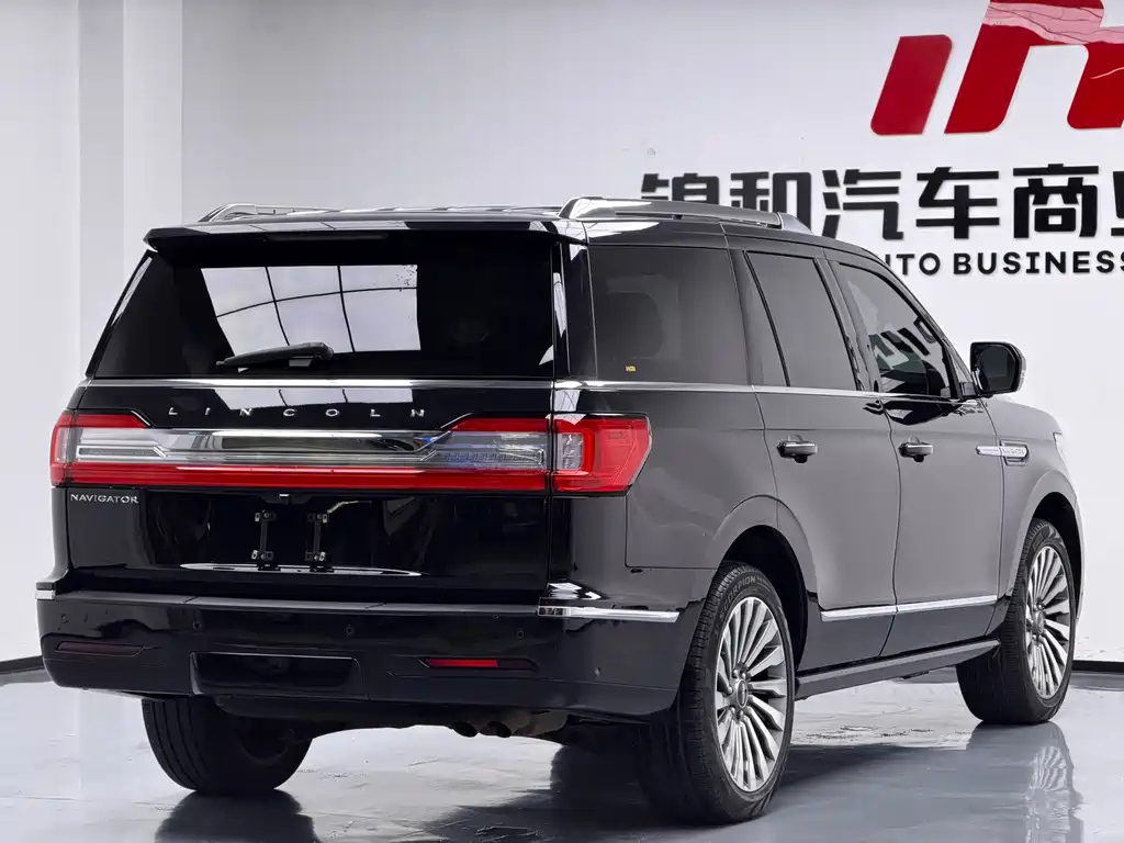 Lincoln Navigator — миниатюра 4