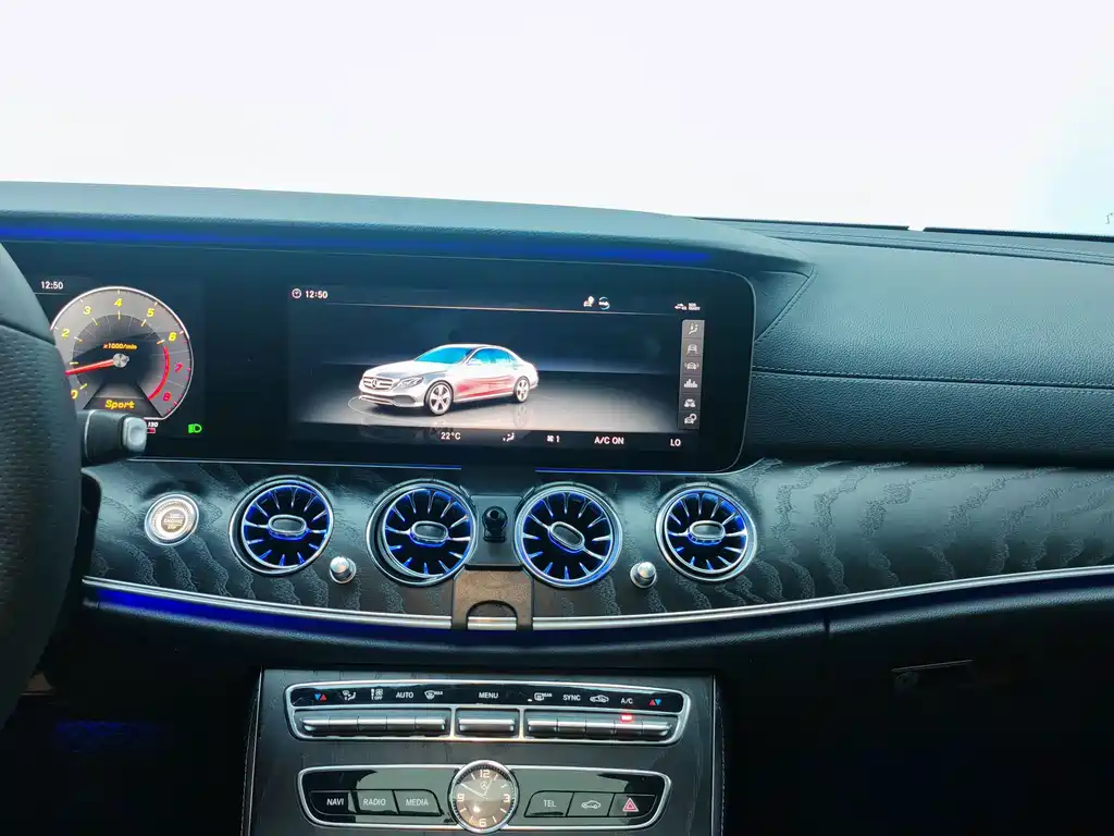 Mercedes-Benz E-Class — миниатюра 16