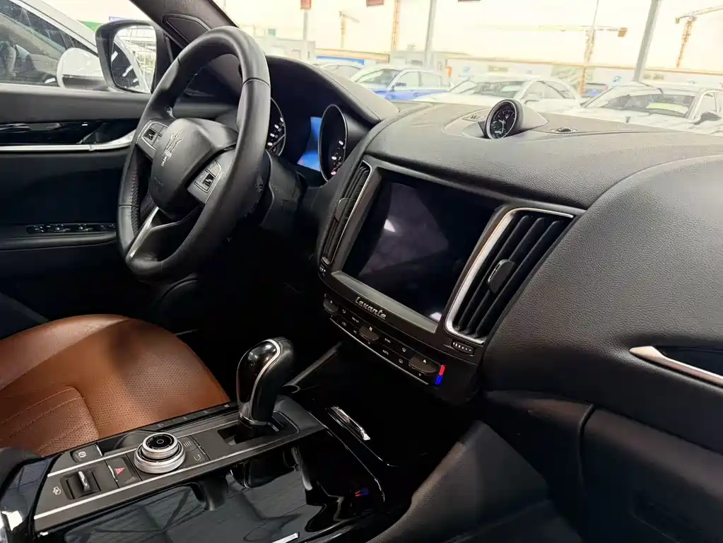 Maserati Levante — миниатюра 15