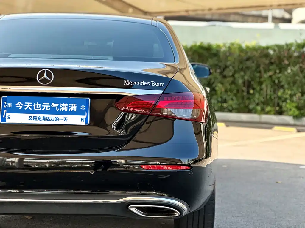 MERCEDES-BENZ E CLASS