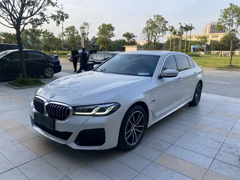 BMW 5 Series NEV 2022 Facelift 535Le M Sport Package