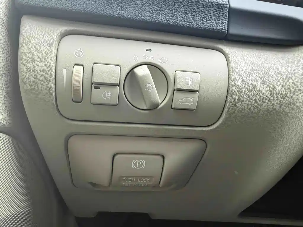Volvo S60 (Import) — миниатюра 9