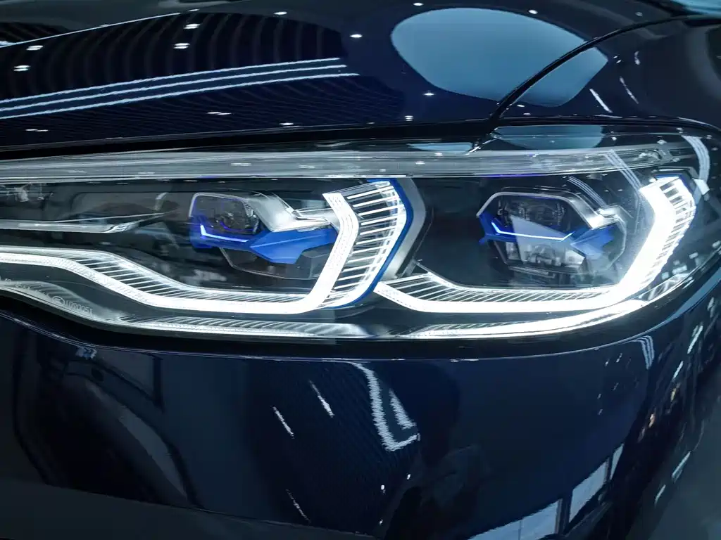 BMW X7 — миниатюра 3