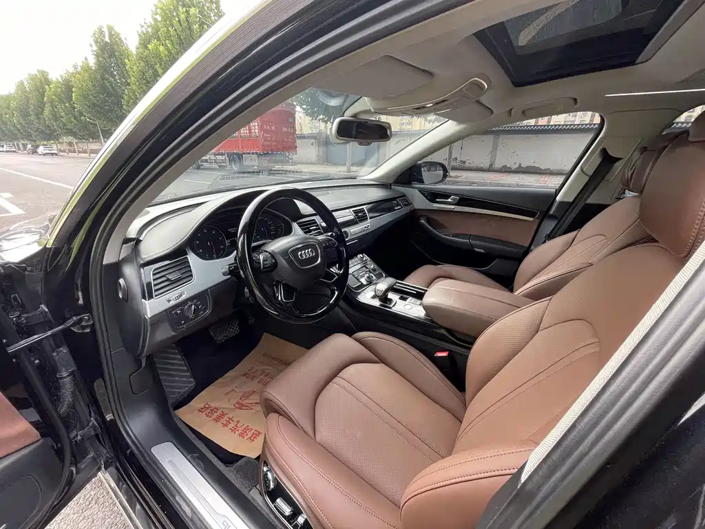Audi A8 — миниатюра 6