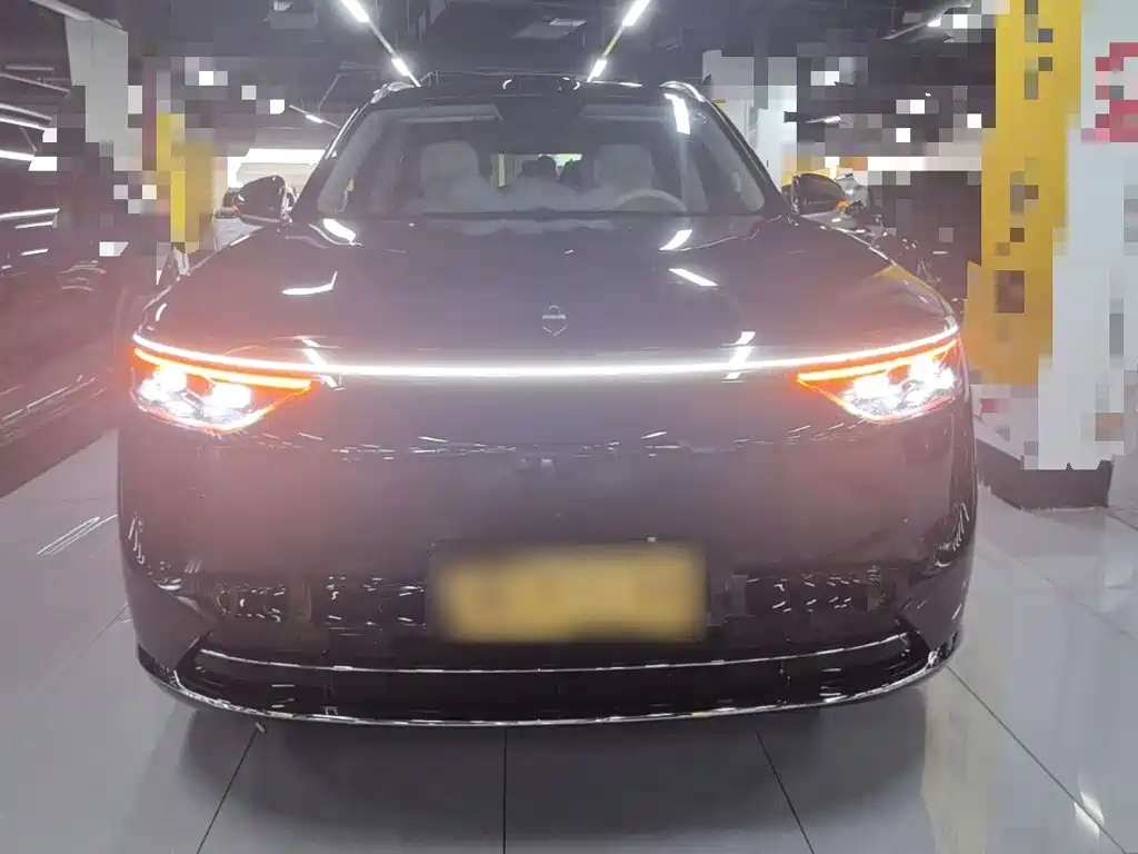 Aito M8 2025 Max+ 53.4kWh 5 мест (192 ）
