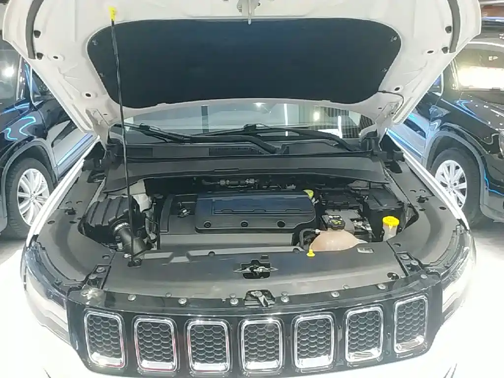Jeep Compass — миниатюра 20