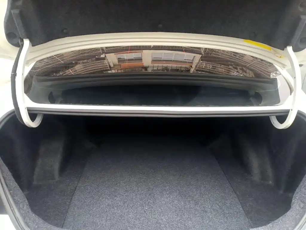 Geely Emgrand — миниатюра 19