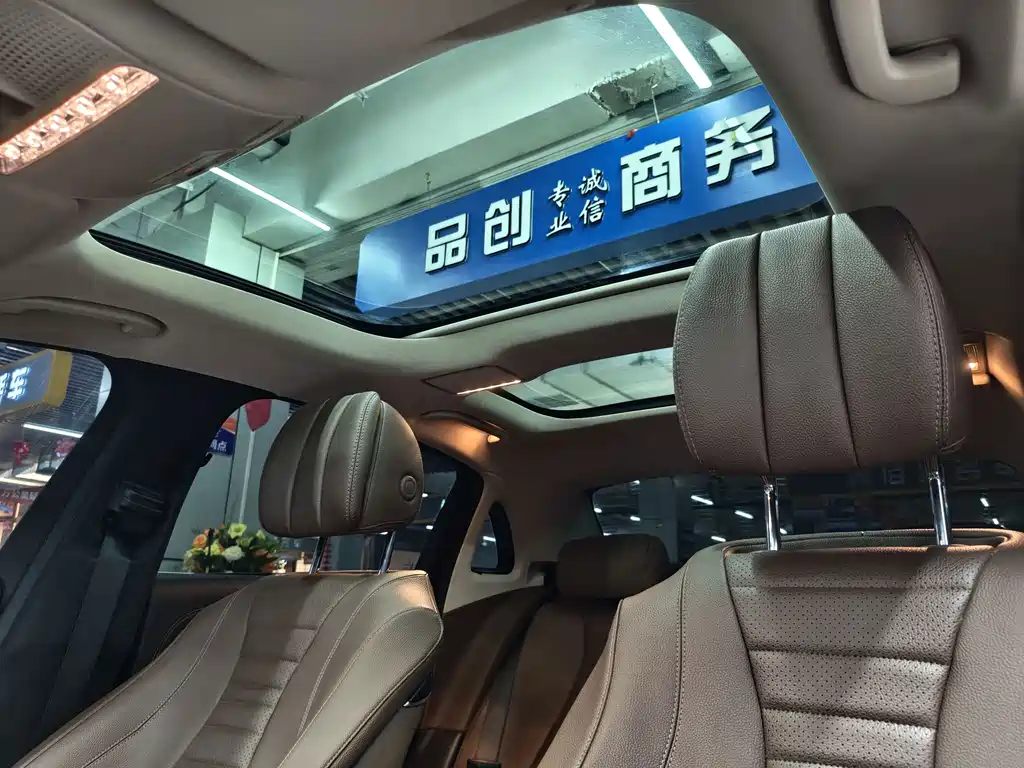 Mercedes-Benz E-Class — миниатюра 17
