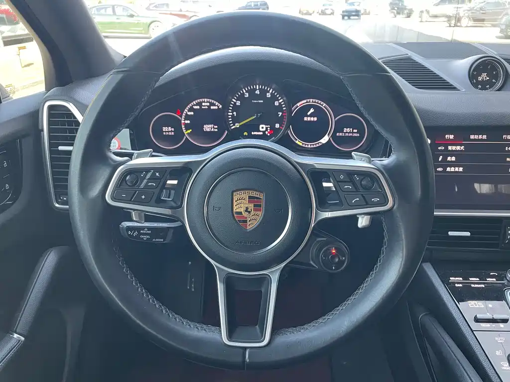 Porsche Cayenne Hybrid — миниатюра 13