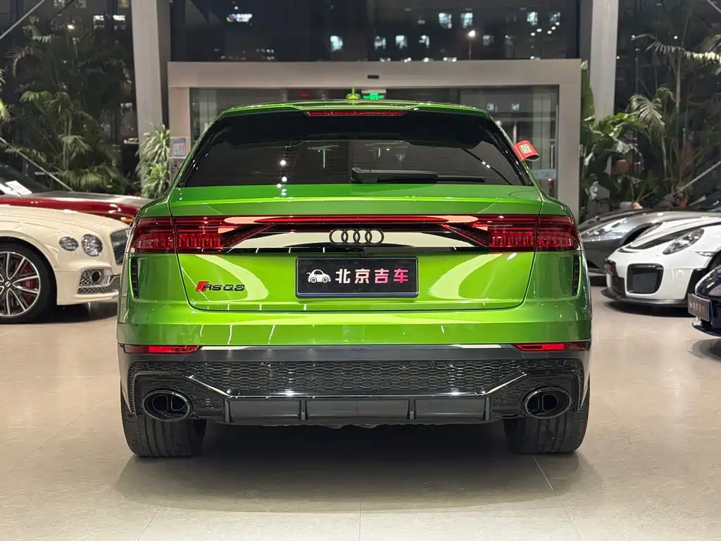 AUDI RS Q8