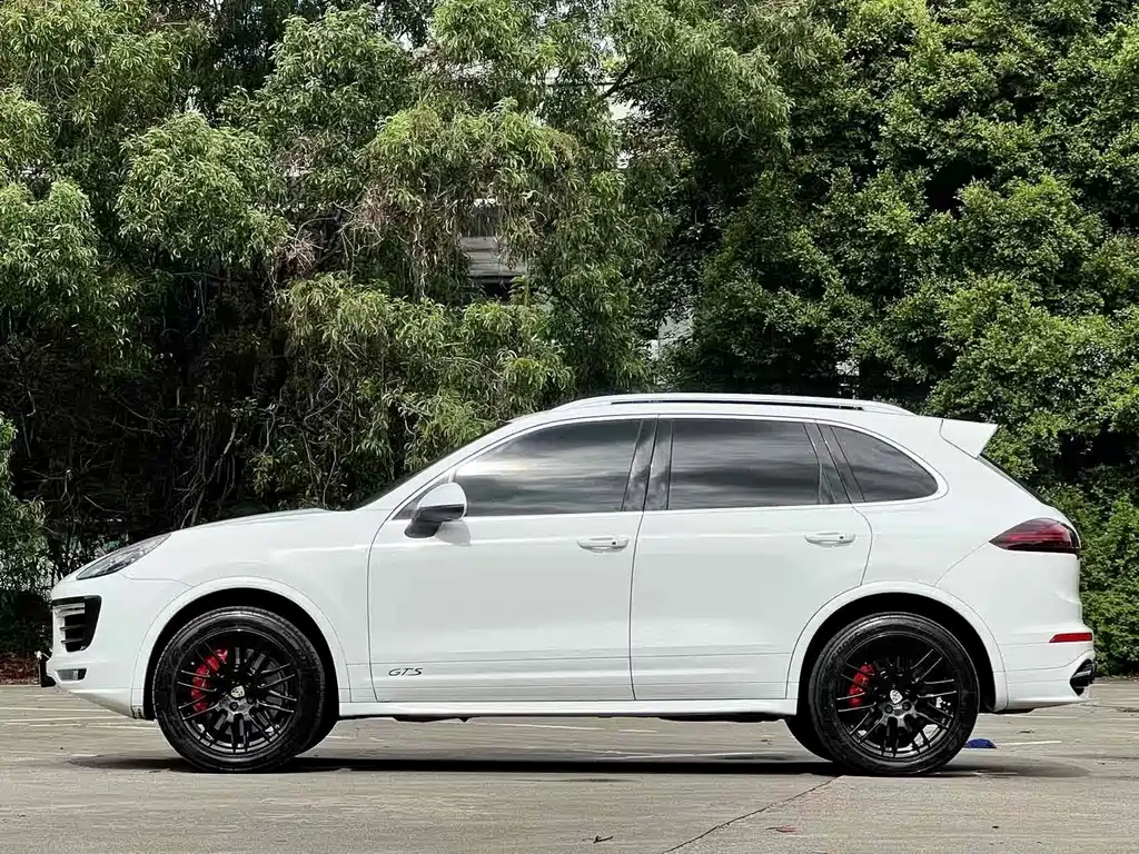PORSCHE CAYENNE