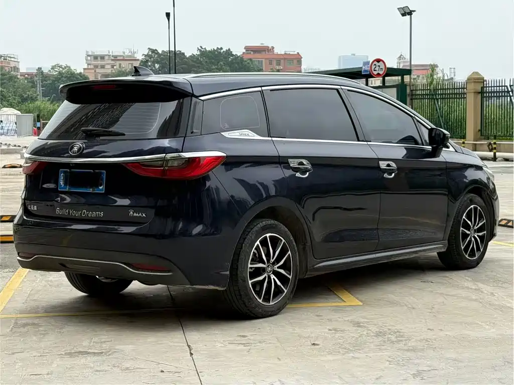 BYD MAX — миниатюра 5