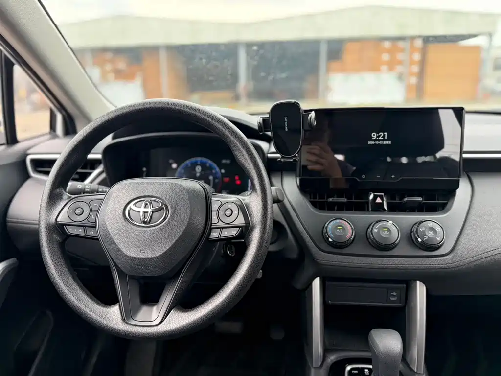 Toyota Corolla Cross — миниатюра 10