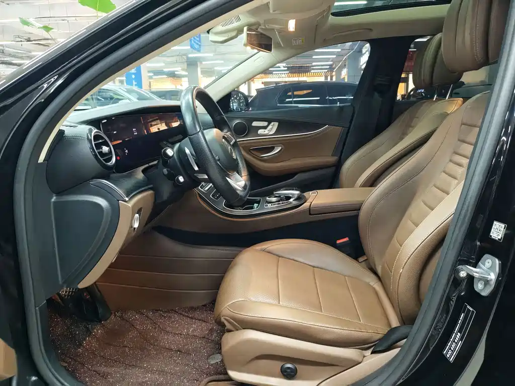 Mercedes-Benz E-Class — миниатюра 5