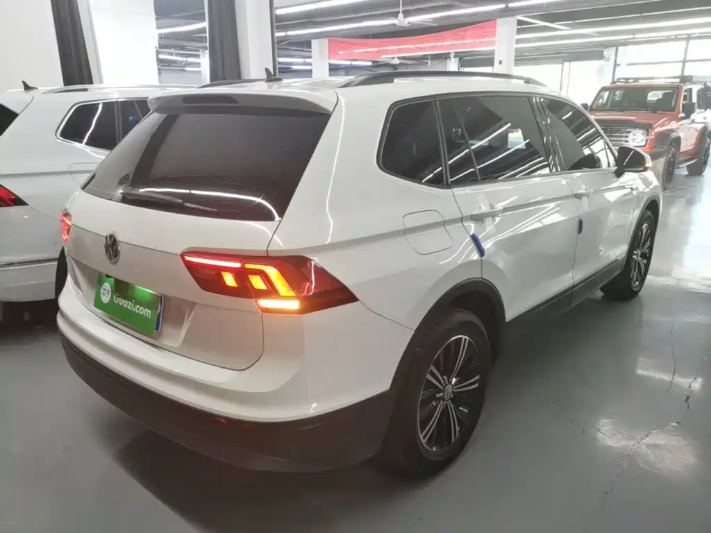 Volkswagen Tiguan L — миниатюра 7