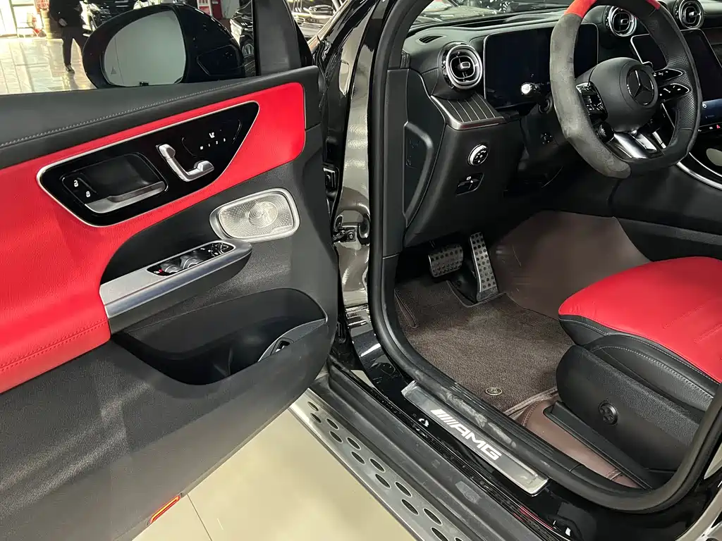 MERCEDES-BENZ GLC AMG