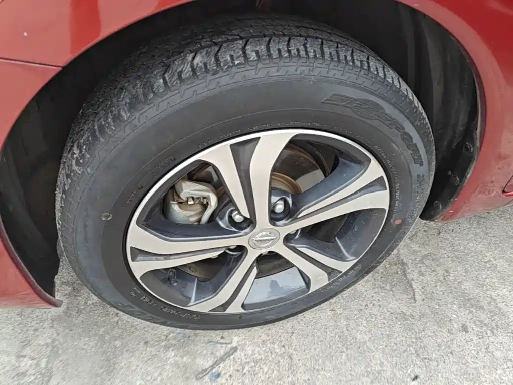 Nissan Tiida — миниатюра 23