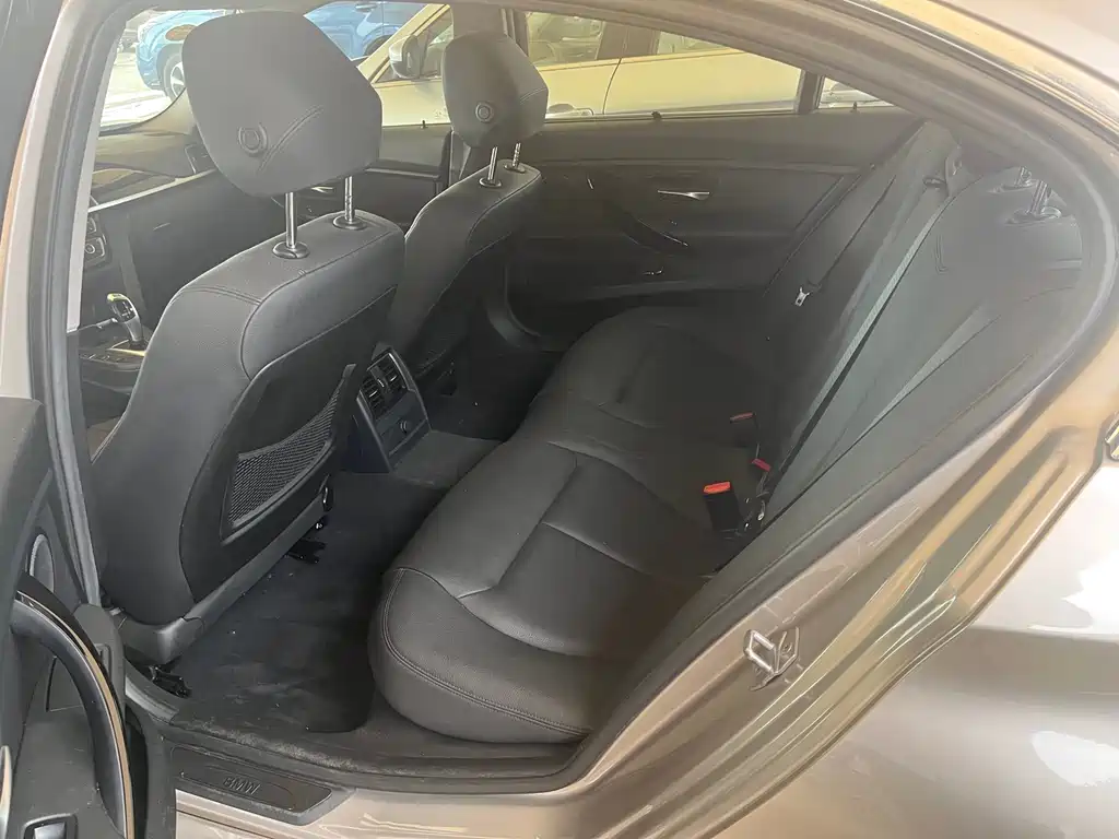 BMW 3 Series — миниатюра 8