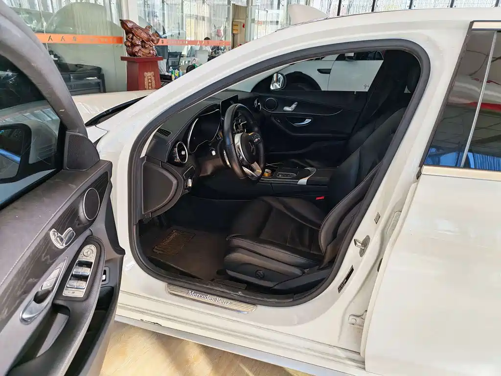 Mercedes-Benz C-Class — миниатюра 3