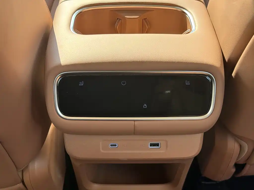 Wuling Xingguang L — миниатюра 18