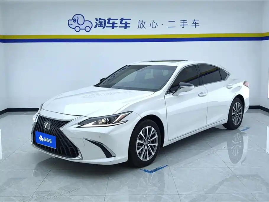Lexus ES 2024