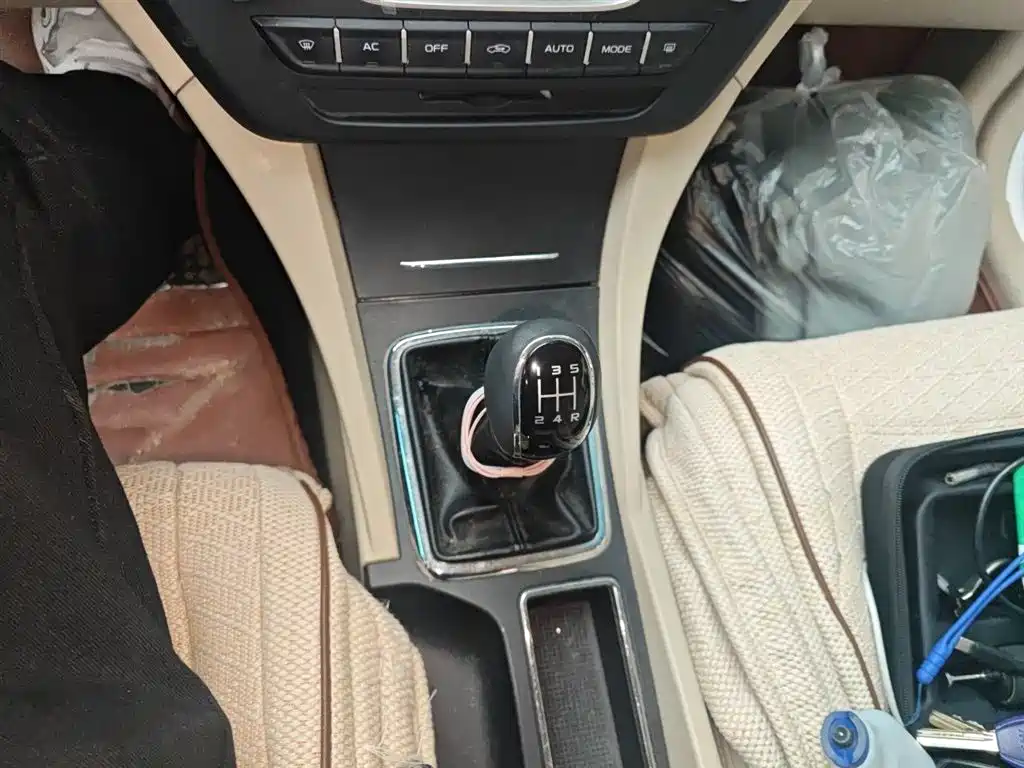 Geely Emgrand 2017 1.5L MT Luxury