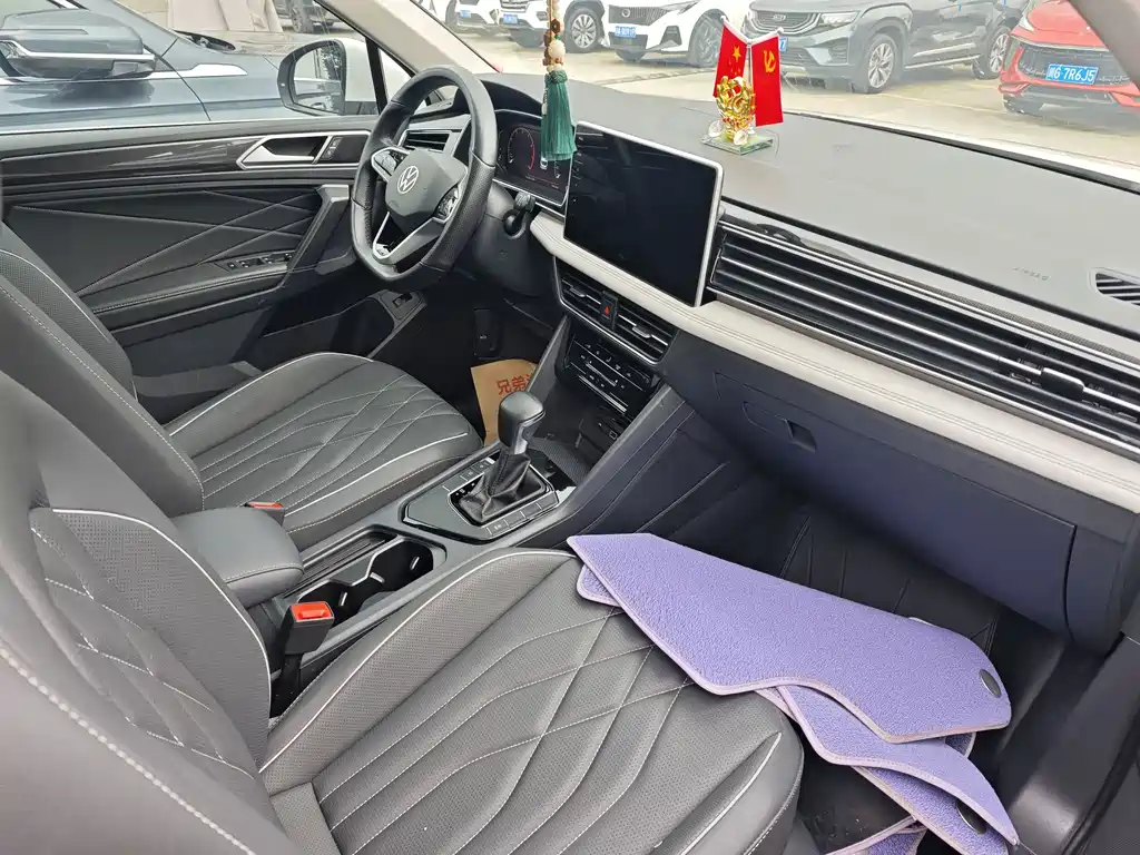 Volkswagen Tiguan L — миниатюра 12