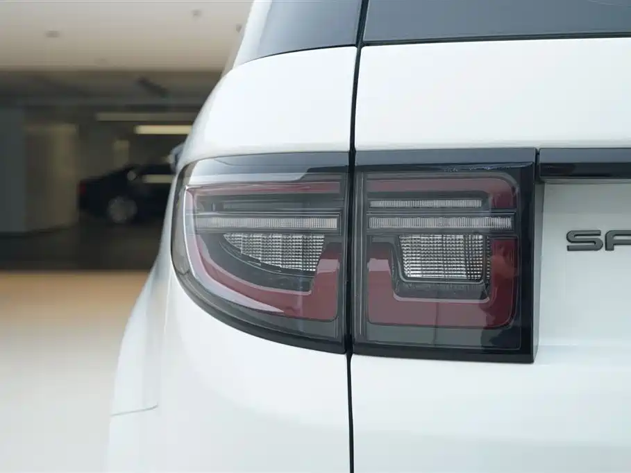 LAND ROVER DISCOVER SPORTS