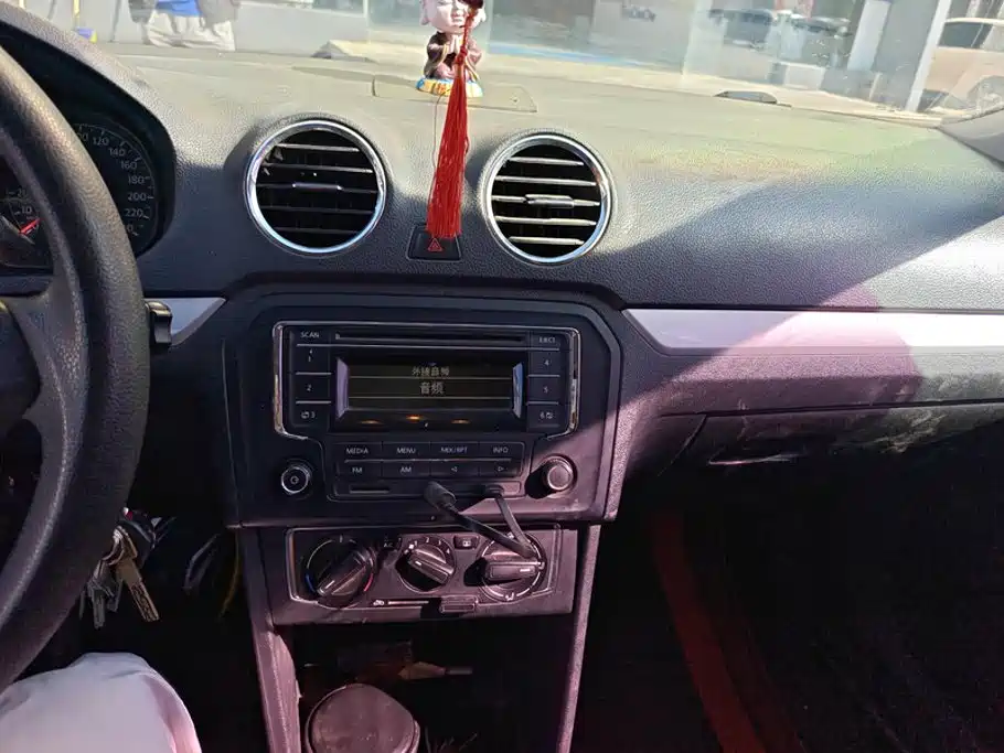 Volkswagen Jetta — миниатюра 13