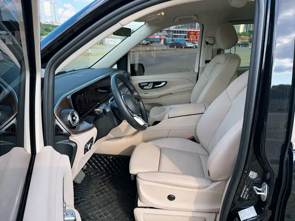 Mercedes-Benz V-Class — миниатюра 14