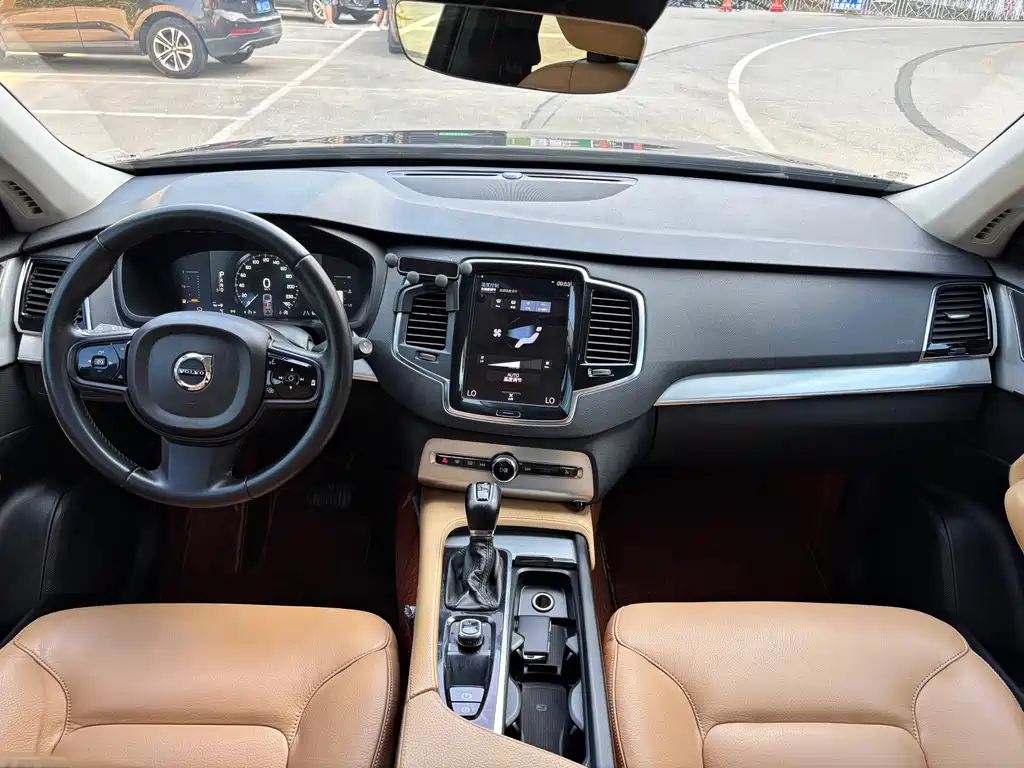 Volvo XC90 — миниатюра 7
