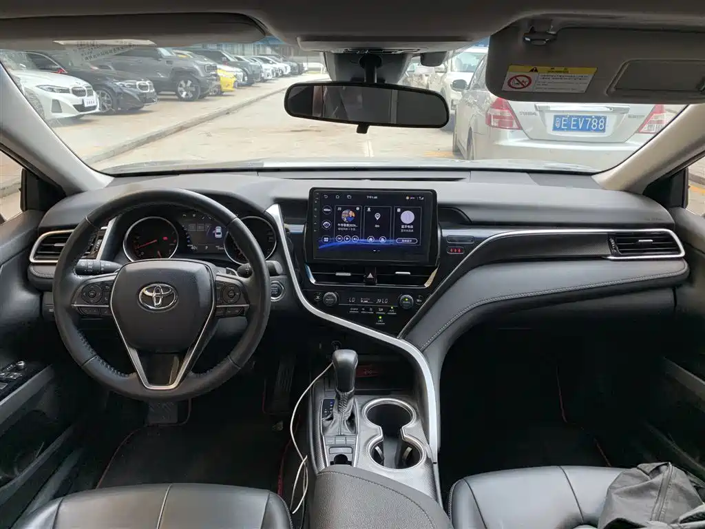 Toyota Camry — миниатюра 6