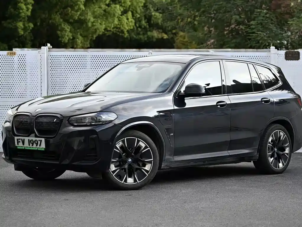 BMW iX3