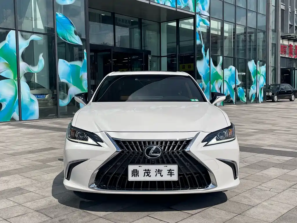 Lexus ES — миниатюра 2