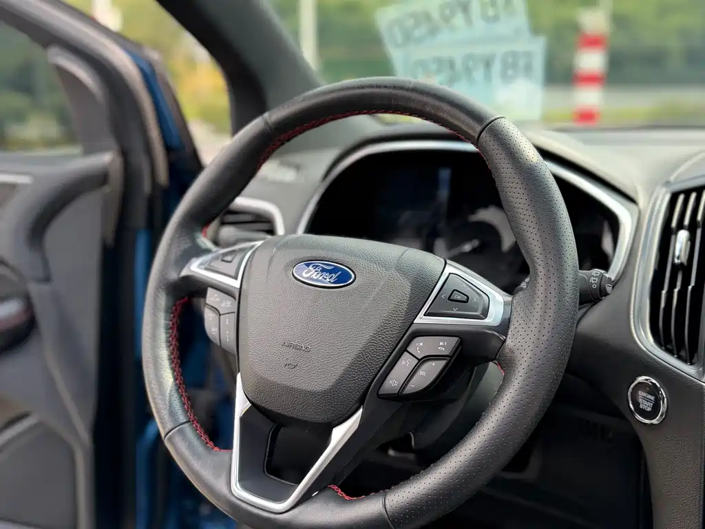 Ford Edge — миниатюра 12