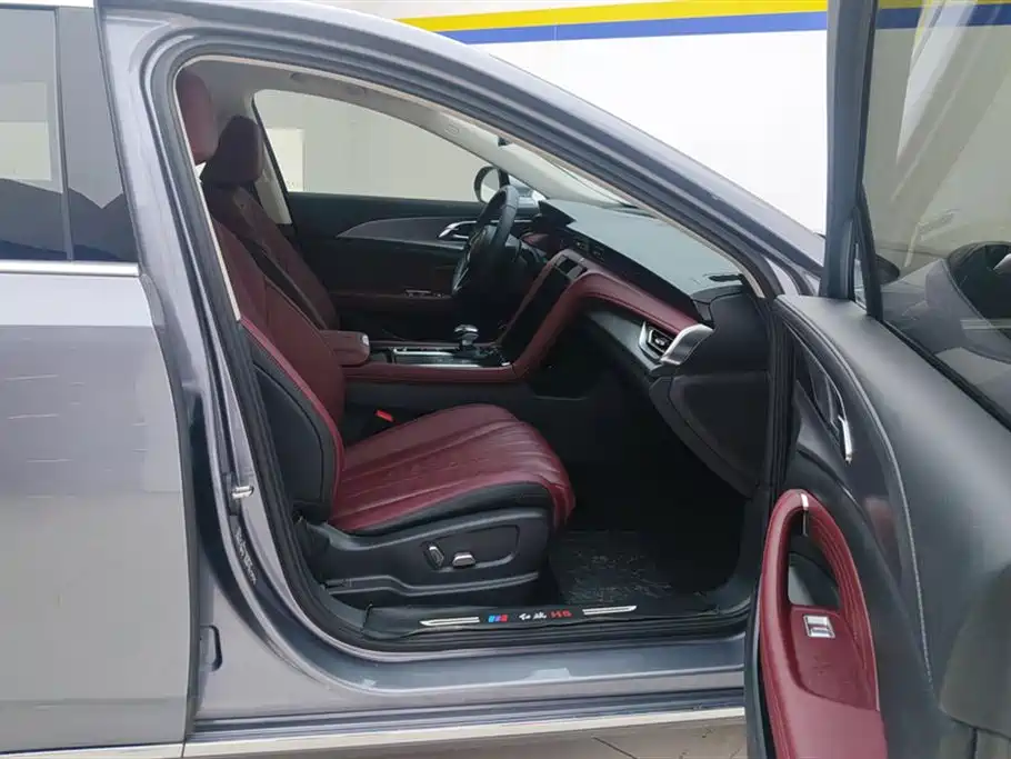 Hongqi H5 2024 2.0T AT