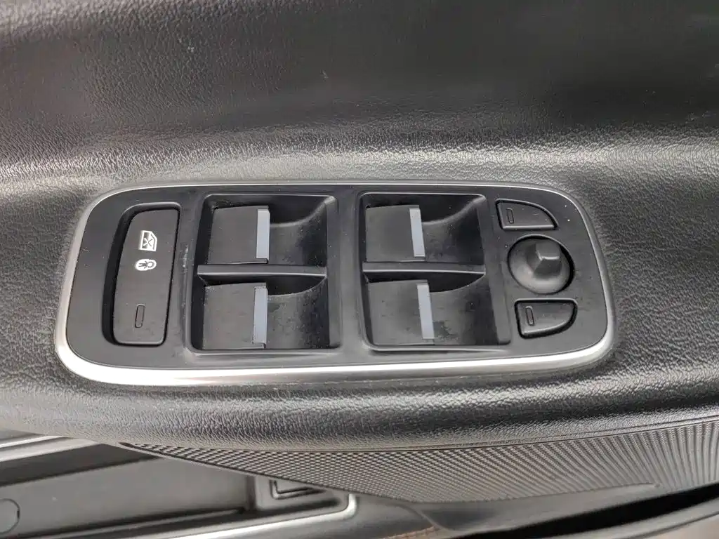 Jaguar XEL — миниатюра 9