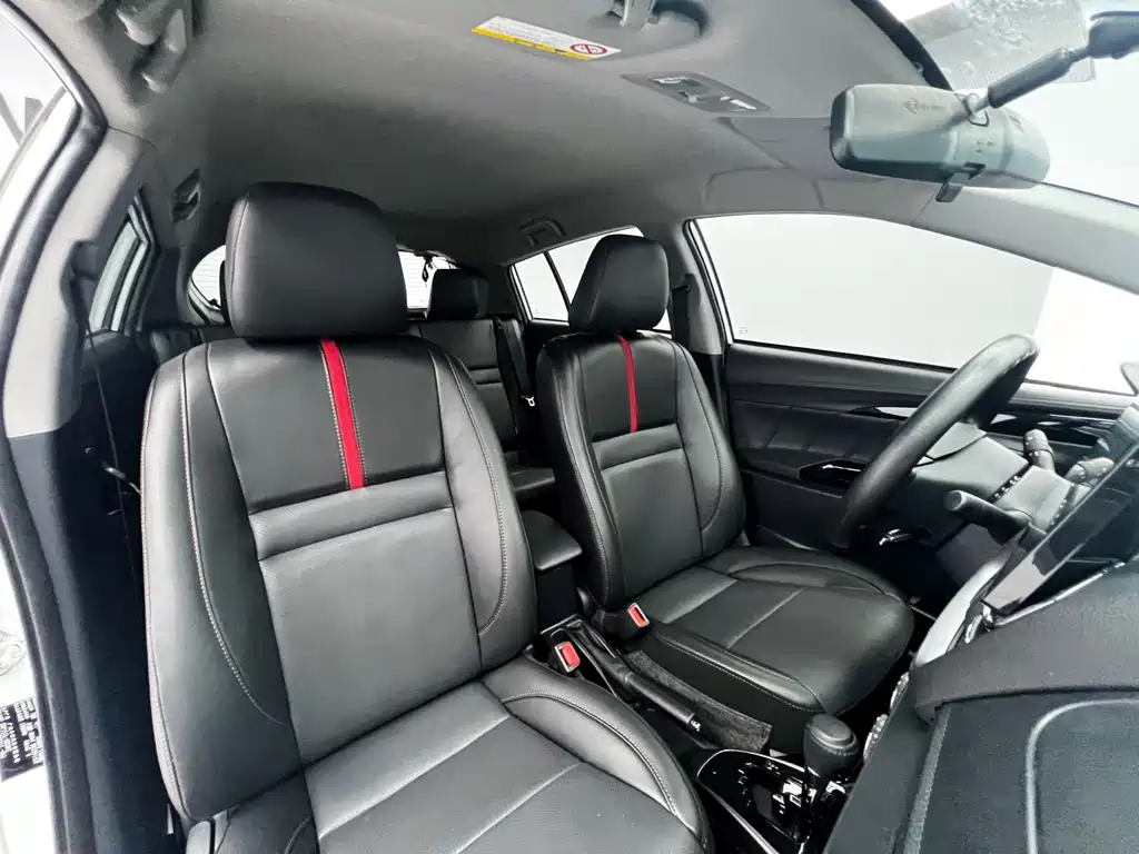 Toyota Yaris L — миниатюра 13