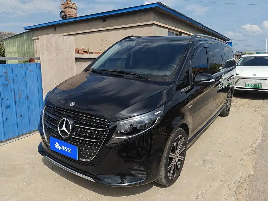 奔驰V级 2024款 V 300 L 长轴距尊贵版 2026