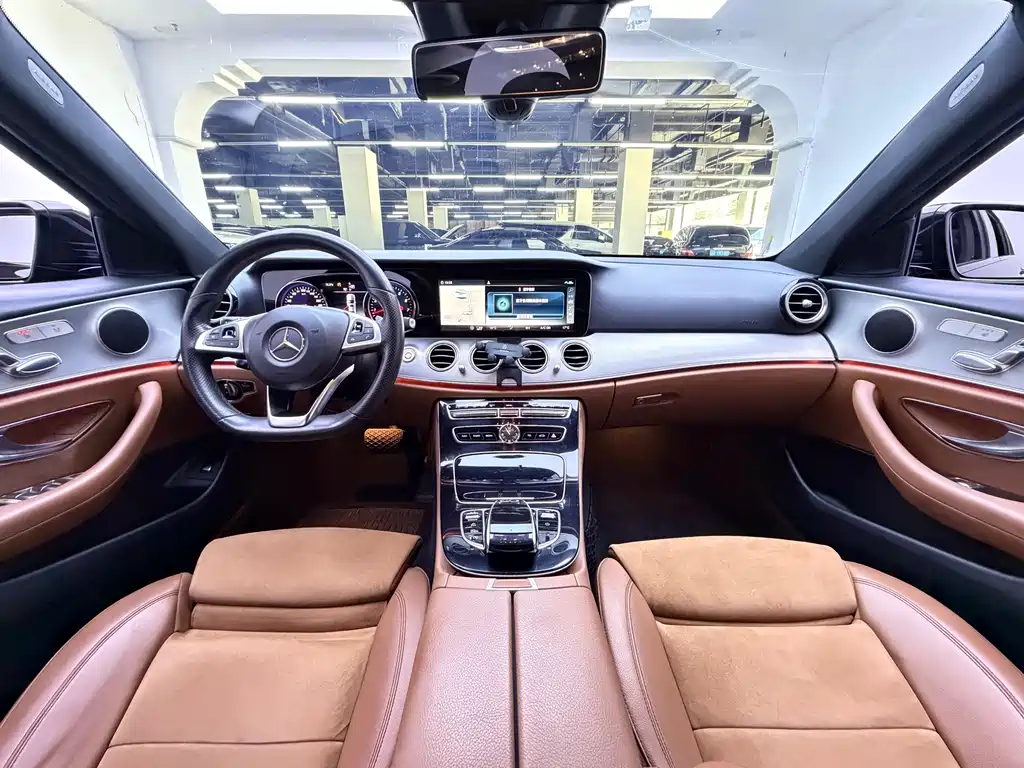 Mercedes-Benz E-Class — миниатюра 12
