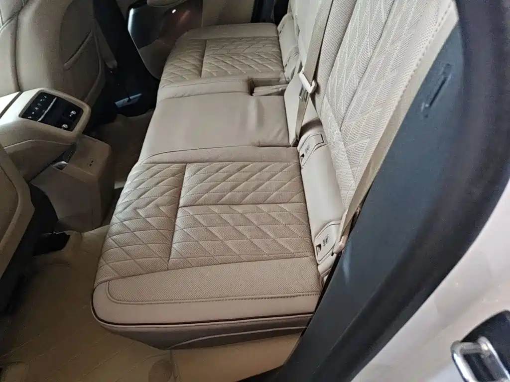 Cadillac Lyriq — миниатюра 17
