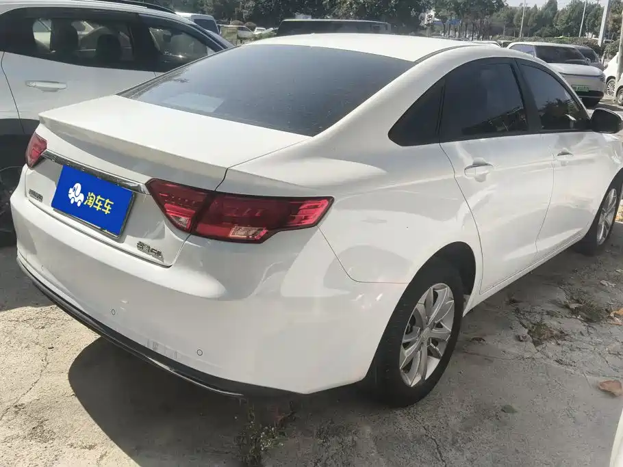 Geely Emgrand GL — миниатюра 3