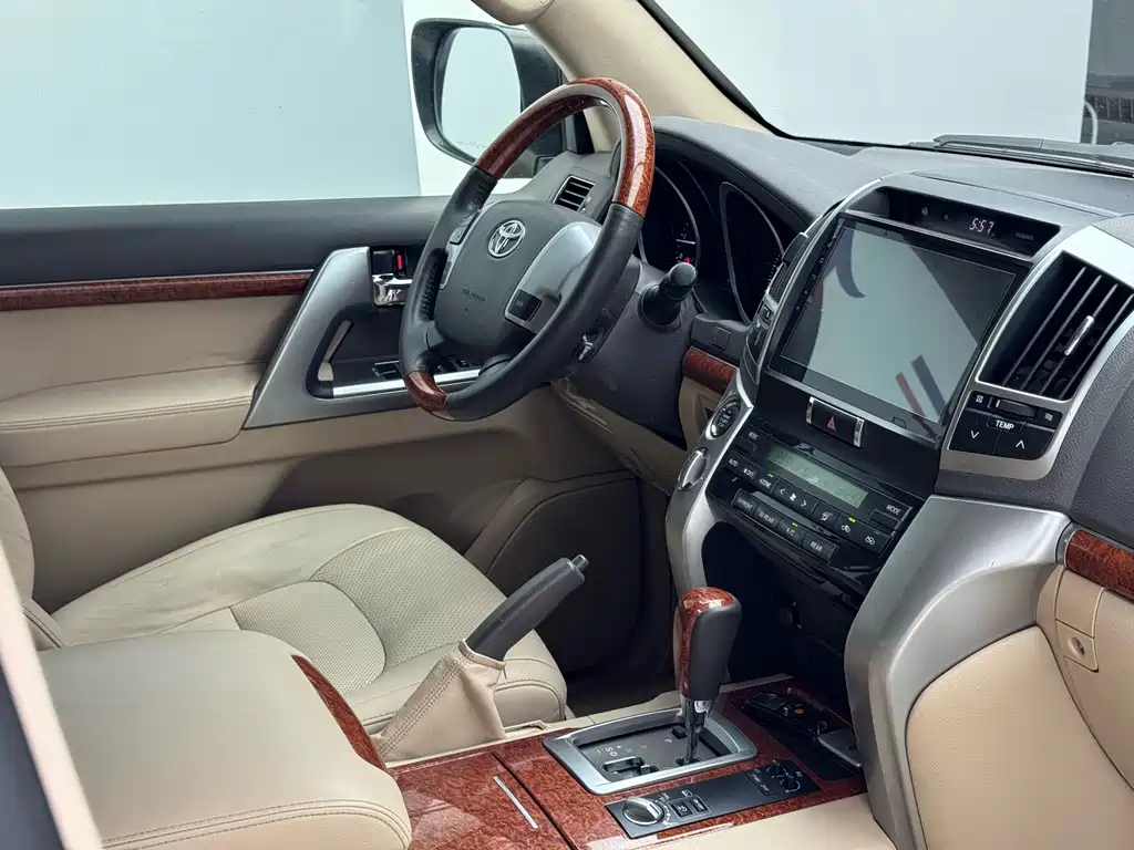 Toyota Land Cruiser — миниатюра 13