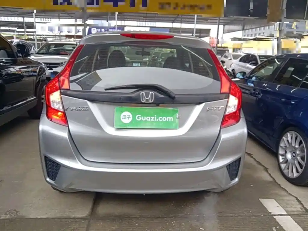 Honda Fit — миниатюра 6