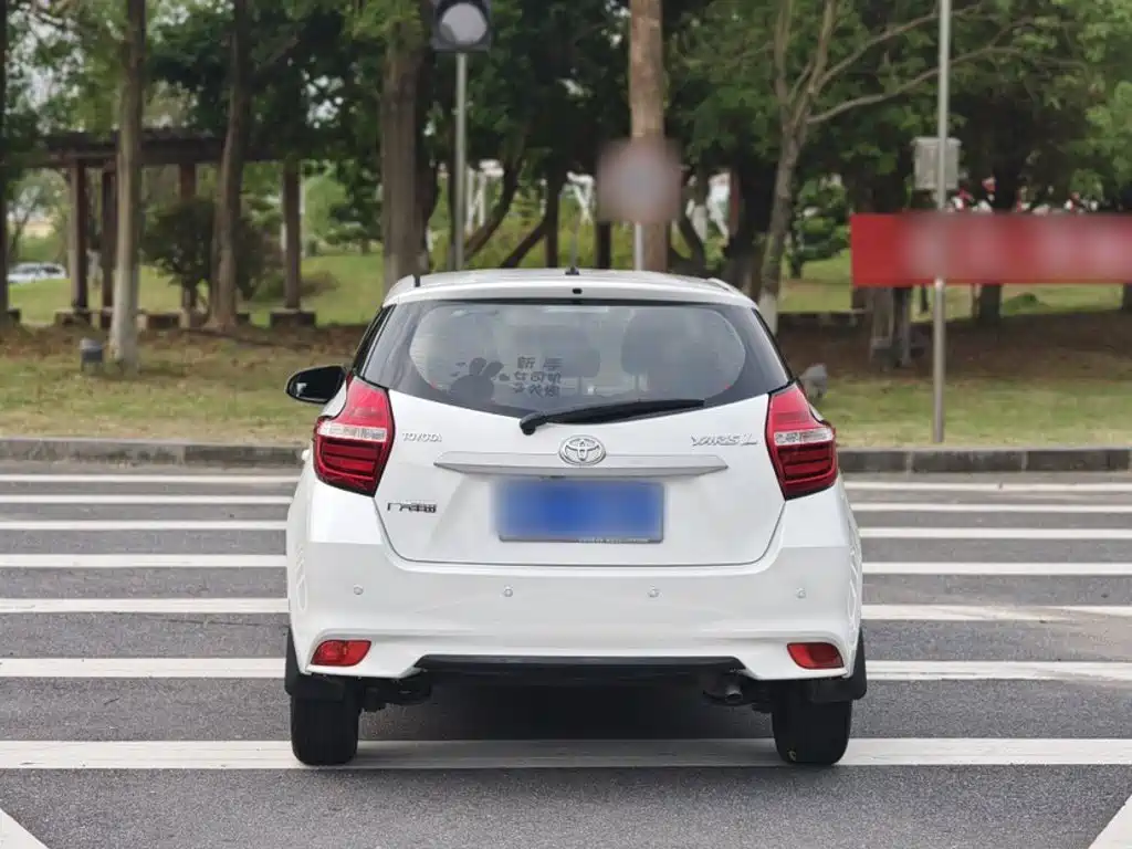 Toyota Yaris L — миниатюра 6