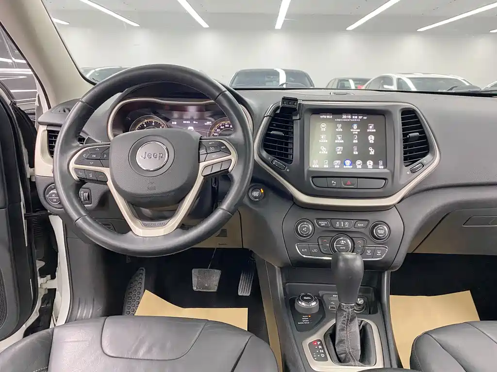 Jeep Cherokee — миниатюра 13