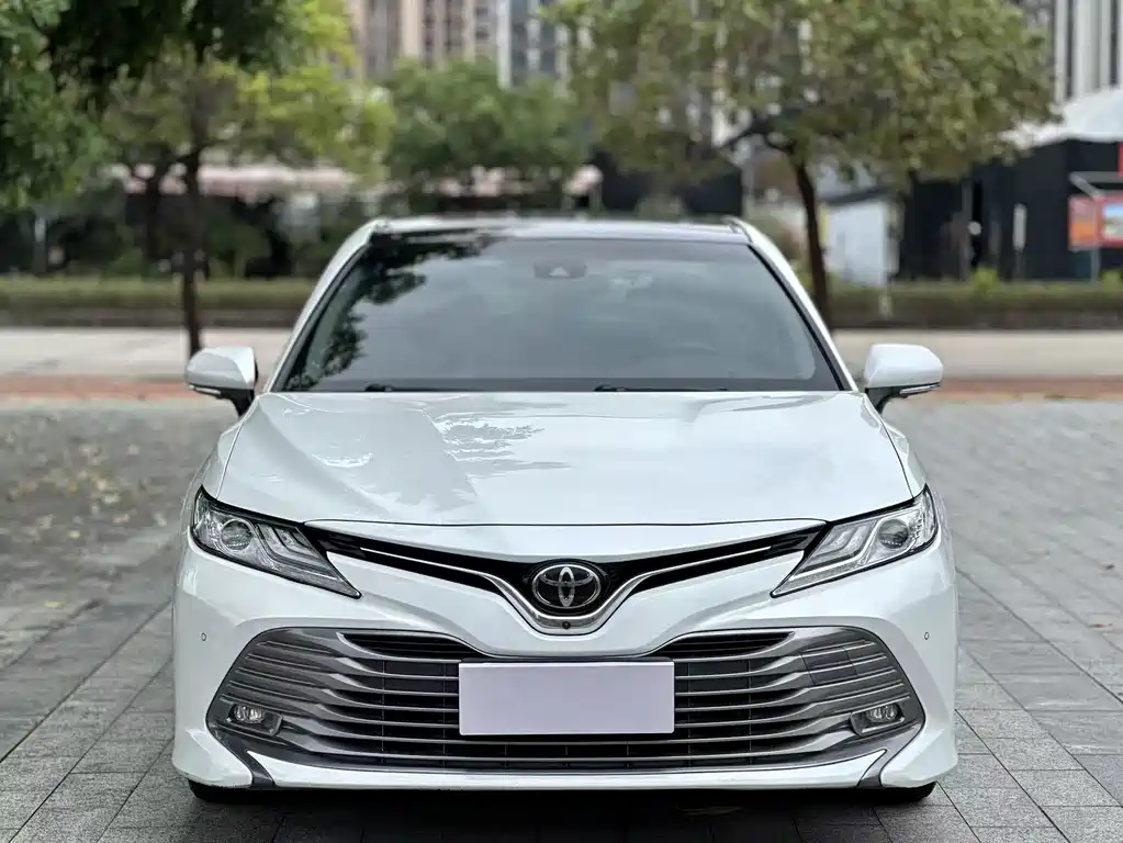 Toyota Camry — миниатюра 2